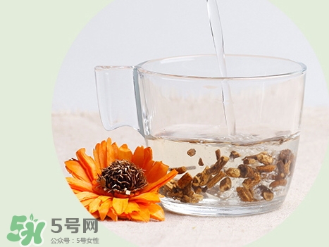 蒲公英可以和蜂蜜一起泡水喝嗎?蒲公英蜂蜜泡水的功效 蒲公英可以和蜂蜜一起泡水喝嗎?蒲公英蜂蜜泡水的功效