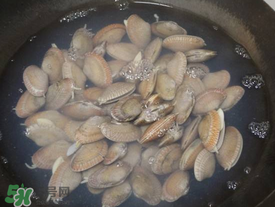 花甲不開口能吃嗎？花甲不開口是不是死了？