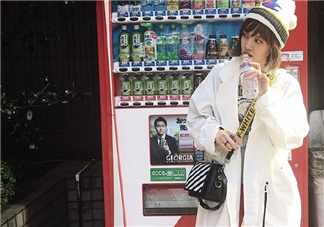 off white夾子包正品多少錢？off white夾子包專柜價格