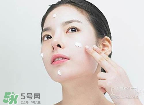 肌底液可以當(dāng)精華用嗎？肌底液可以代替精華嗎？