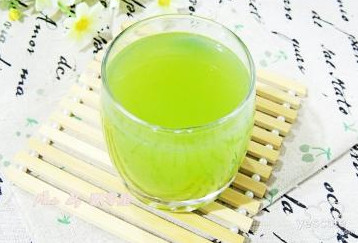 芹菜汁喝生的還是喝熟的？芹菜汁生喝好還是煮熟好