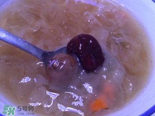 來月經(jīng)想睡覺是咋回事？為什么月經(jīng)期間很困