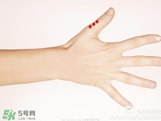 來月經(jīng)想睡覺是咋回事？為什么月經(jīng)期間很困