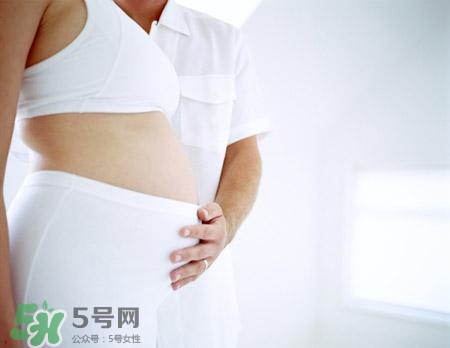 孕婦可以聞?dòng)推嵛秵幔吭袐D聞了油漆味對(duì)胎兒有影響嗎？