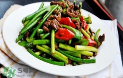 蒜苔炒肉怎么做才好吃？蒜苔炒肉的做法