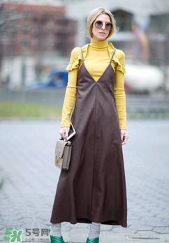 吊帶裙怎么搭配？吊帶裙怎么搭配好看？