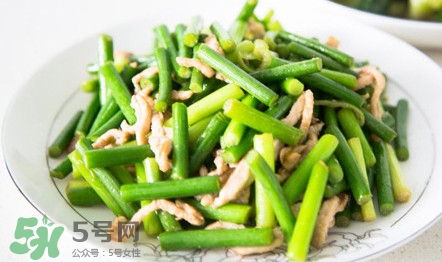 蒜苔炒什么好吃？蒜苔和什么一起炒好吃