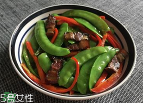 ?炒荷蘭豆要焯水嗎？荷蘭豆不焯水能吃嗎？