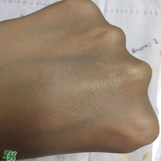 混油敏感肌用什么粉底液？敏感混油皮用的粉底液