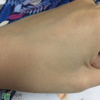 混油敏感肌用什么粉底液？敏感混油皮用的粉底液