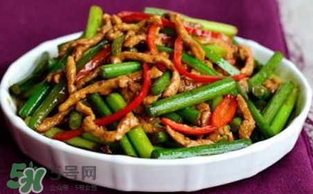 蒜苔炒肉怎么做才好吃？蒜苔炒肉的做法