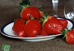 蝦爬子和草莓能一起吃嗎？吃完蝦爬子能吃草莓嗎？