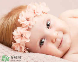 寶寶有鼻屎不通氣怎么辦？寶寶有鼻屎鼻塞怎么辦？