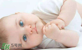 寶寶有鼻屎不通氣怎么辦？寶寶有鼻屎鼻塞怎么辦？