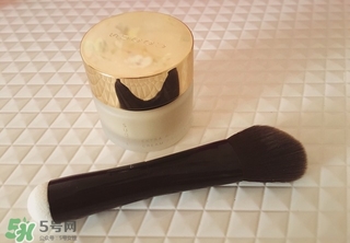 坐月子用什么粉底液？月子里用什么粉底液好