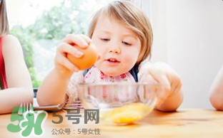 為什么不能給寶寶吃果凍？寶寶千萬不能吃的5種危險食物