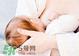 胸很大奶水卻很少怎么回事？胸大卻沒(méi)有奶水該怎么辦？