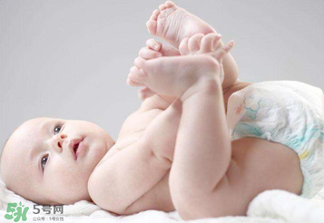 媽媽病毒性感冒需要停止喂奶嗎？媽媽感冒了喂奶需要注意什么？