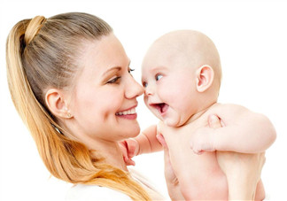 媽媽病毒性感冒需要停止喂奶嗎？媽媽感冒了喂奶需要注意什么？