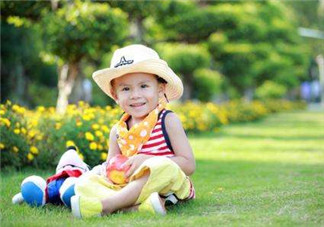 家長(zhǎng)什么時(shí)候可以帶寶寶進(jìn)行戶外活動(dòng)？寶寶最佳的戶外運(yùn)動(dòng)時(shí)間是什