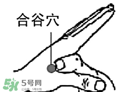 媽媽病毒性感冒需要停止喂奶嗎？媽媽感冒了喂奶需要注意什么？