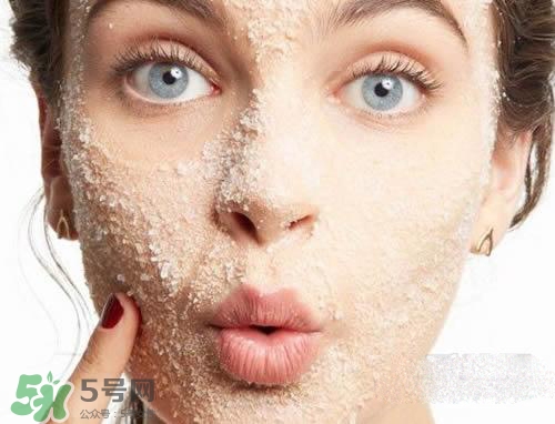 先用磨砂膏還是先用洗面奶？磨砂膏和洗面奶哪個先用？