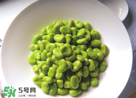 蠶豆和牛奶可以同吃嗎？吃蠶豆可以喝牛奶嗎？