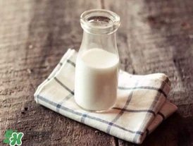 蠶豆和牛奶可以同吃嗎？吃蠶豆可以喝牛奶嗎？