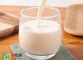 蠶豆和牛奶可以同吃嗎？吃蠶豆可以喝牛奶嗎？