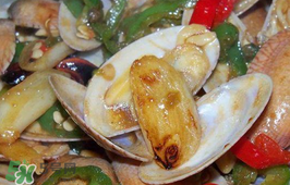 花甲能和白酒一起吃嗎？花甲和白酒在一起會食物中毒嗎？