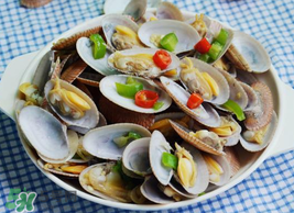 花甲能和白酒一起吃嗎？花甲和白酒在一起會食物中毒嗎？