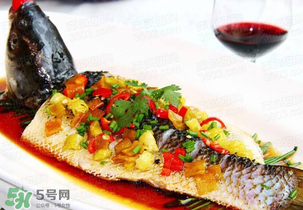 花甲可以和魚一起吃嗎？花甲和魚能一起吃嗎？