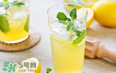 檸檬水什么時候喝最好？檸檬水什么時間喝最好