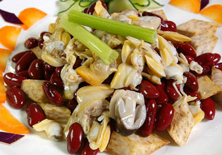 花甲能和白酒一起吃嗎？花甲和白酒在一起會食物中毒嗎？