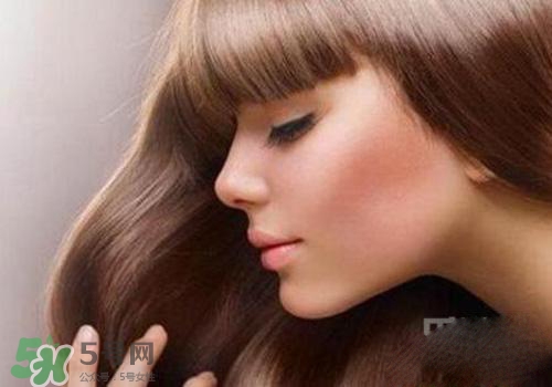 發(fā)膜能當(dāng)護(hù)膚素用嗎？發(fā)膜和護(hù)發(fā)素哪個(gè)先用？