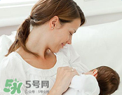 哺乳期奶水有血是什么原因？哺乳期奶水有血能喂奶嗎？