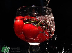 櫻桃酒能治痛風(fēng)嗎？櫻桃泡酒能治痛風(fēng)嗎？