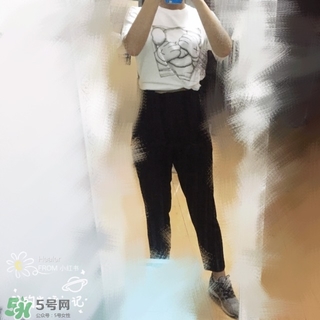 優(yōu)衣庫(kù)xKAWS合作系列衣服多少錢與試穿圖片