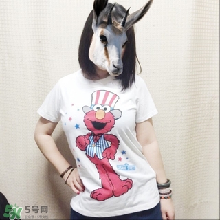 優(yōu)衣庫(kù)xKAWS合作系列衣服多少錢與試穿圖片