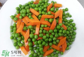 豌豆可以和胡蘿卜一起吃嗎？豌豆和胡蘿卜能一起吃嗎？