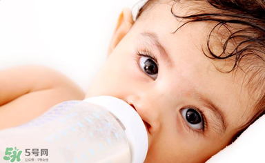 寶寶的眉毛剃掉后會(huì)變得更濃密嗎？ 寶寶眉毛剃掉的危害