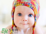 寶寶總是拿手揉眼睛是怎么了？寶寶眼睛癢怎么處理？