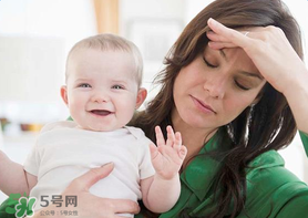 生完孩子后掉頭發(fā)是正常的嗎？產(chǎn)后掉發(fā)掉多少屬于正常?