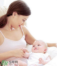 寶寶一般在什么時(shí)候會(huì)叫爸爸媽媽？寶寶說(shuō)話和智力有關(guān)系嗎