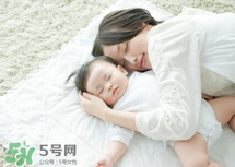 寶寶一般在什么時(shí)候會(huì)叫爸爸媽媽？寶寶說(shuō)話和智力有關(guān)系嗎