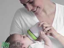 Comotomo可么多么硅膠奶瓶顏色有幾種？Comotomo可么多么有幾個(gè)顏色?
