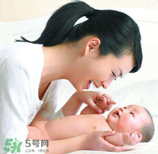 哺乳期可以染頭發(fā)嗎？哺乳期染發(fā)對(duì)孩子有危害嗎？