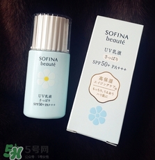 蘇菲娜藍(lán)小花和白小花哪個(gè)好？sofina蘇菲娜藍(lán)小花和白小花對比