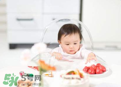 寶寶可以吃小龍蝦嗎？多大的寶寶可以吃小龍蝦呢？