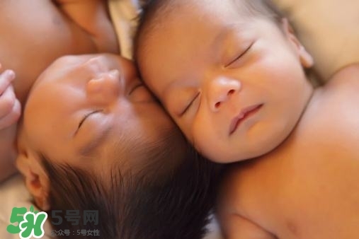 四維彩超能看出男女嗎？四維彩超能看清手指嗎？